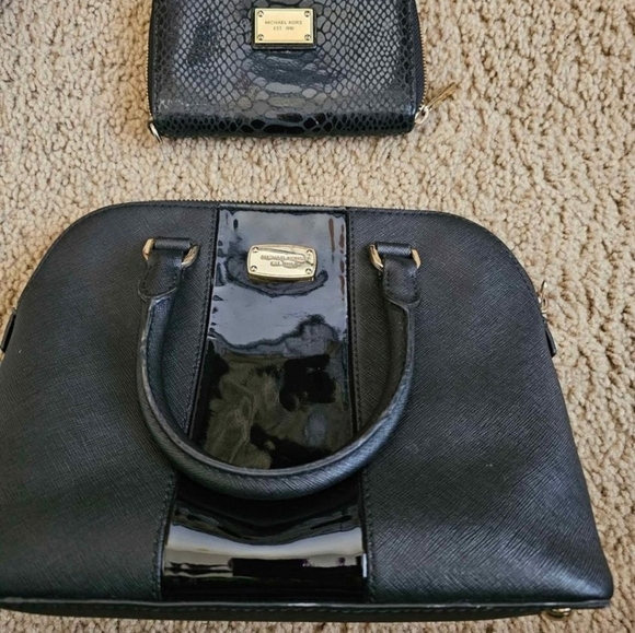 Michael Kors purse with Wallet Bundle Set - Picture 1 of 14